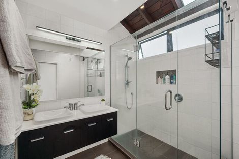 Photo of property in 1/15 Craig Road, Milford, Auckland, 0620