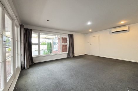 Photo of property in 207 Memorial Avenue, Burnside, Christchurch, 8053