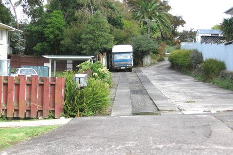 Photo of property in 16 Ribblesdale Road, Henderson, Auckland, 0612