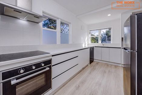 Photo of property in 1/84 Lake Road, Northcote, Auckland, 0627