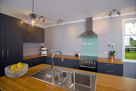 Photo of property in 156 Tahekeroa Road, Tahekeroa, Kaukapakapa, 0873