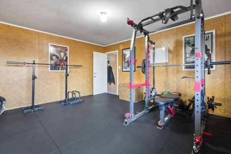 Photo of property in 16 Chestnut Close, Kelvin Grove, Palmerston North, 4414