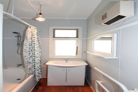 Photo of property in 158 Palmers Road, New Brighton, Christchurch, 8083