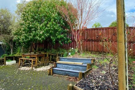 Photo of property in 4 Alma Street, Te Atatu South, Auckland, 0610