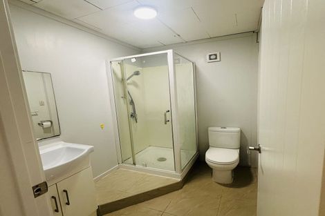 Photo of property in 1/54 Target Road, Totara Vale, Auckland, 0629