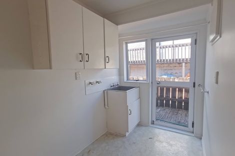 Photo of property in 2 Anure Place, Highland Park, Auckland, 2010