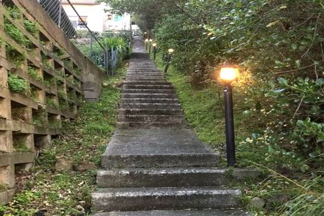 Photo of property in 143 Seatoun Heights Road, Miramar, Wellington, 6022