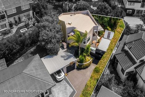 Photo of property in 10a Currey Crescent, Milford, Auckland, 0620