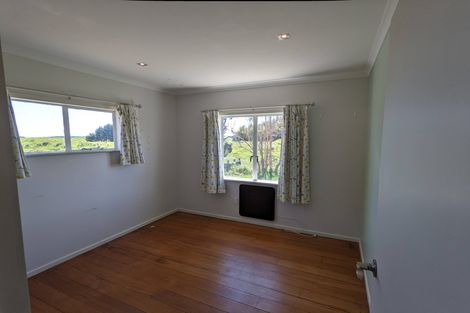 Photo of property in 501 Waikawa Beach Road, Manakau, Levin, 5573