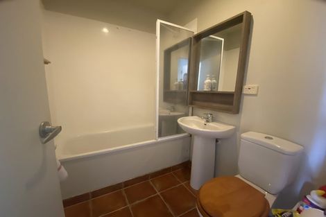 Photo of property in 5 Mt Lebanon Lane, Henderson, Auckland, 0612