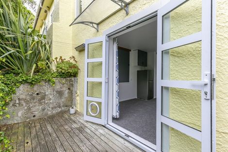 Photo of property in 5 Harland Street, Brooklyn, Wellington, 6021