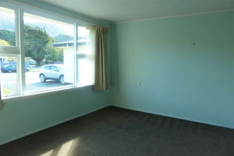 Photo of property in 30b York Street, Picton, 7220