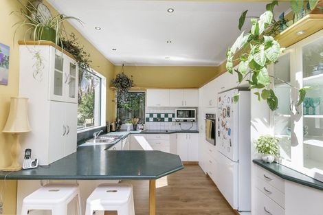 Photo of property in 62 Delhi Crescent, Khandallah, Wellington, 6035