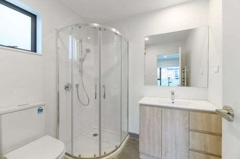 Photo of property in 4/35 Hogans Road, Glenfield, Auckland, 0629