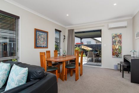 Photo of property in 77 Sandhurst Drive, Papamoa Beach, Papamoa, 3118