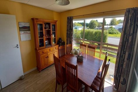 Photo of property in 1 Grove Burn Road, Tuatapere, 9620