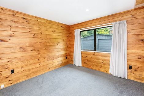Photo of property in 6 Edmund Lomas Grove, Birchville, Upper Hutt, 5018