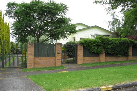 Photo of property in 2/21 Seaforth Avenue, Mangere Bridge, Auckland, 2022