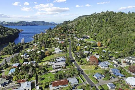 Photo of property in 42 Oxford Road, Lake Rotoma, Rotorua, 3074