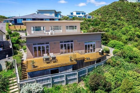 Photo of property in 10 Hanmer Cove, Aotea, Porirua, 5024