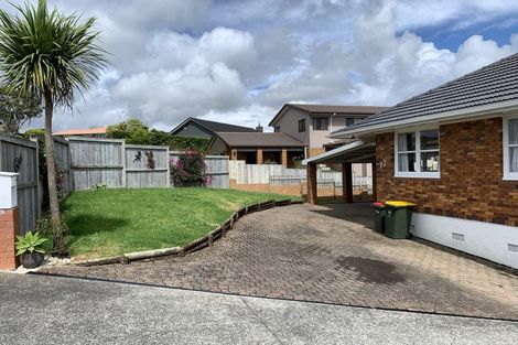 Photo of property in 77 Bradbury Road, Botany Downs, Auckland, 2010