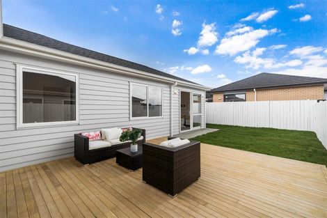 Photo of property in 30 Archibald Drive, Wainui, 0932