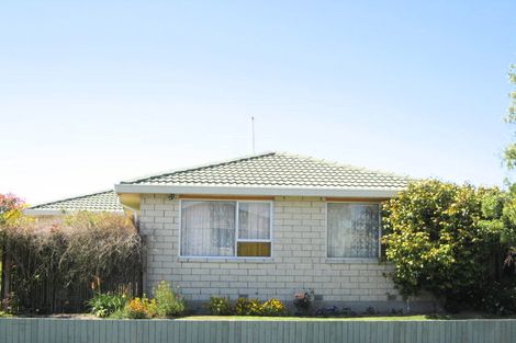 Photo of property in 32 Dunbarton Street, Redwood, Christchurch, 8051