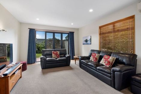Photo of property in 18 Beulah Avenue, Rothesay Bay, Auckland, 0630