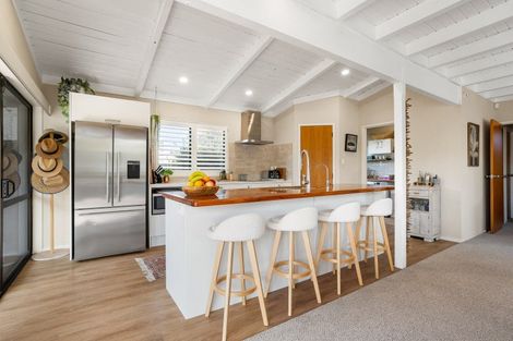 Photo of property in 202 Beverley Terrace, Whangamata, 3620