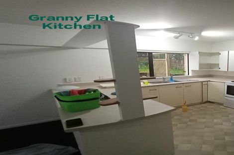 Photo of property in 153 Gossamer Drive, Pakuranga Heights, Auckland, 2010