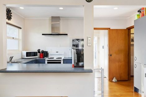 Photo of property in 7 Cornwall Street, Te Atatu South, Auckland, 0610