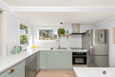 Photo of property in 166 Seddon Street, Naenae, Lower Hutt, 5011