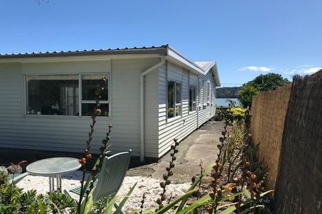 Photo of property in 69 Kiwi Esplanade, Mangere Bridge, Auckland, 2022