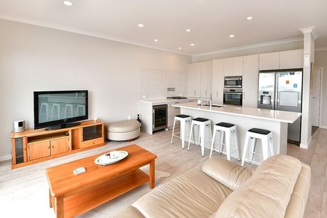 Photo of property in 51 The Ritz, Orewa, 0931