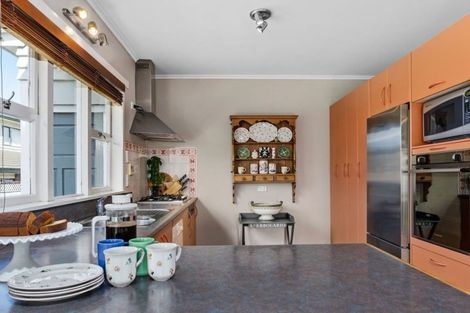 Photo of property in 1/10 Knights Road, Rothesay Bay, Auckland, 0630