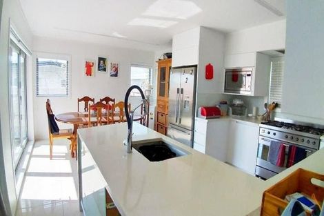 Photo of property in 1/12 Speedy Crescent, Hillcrest, Auckland, 0627