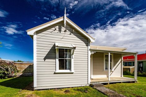 Photo of property in 16 Tau Street, Rangataua, Ohakune, 4691