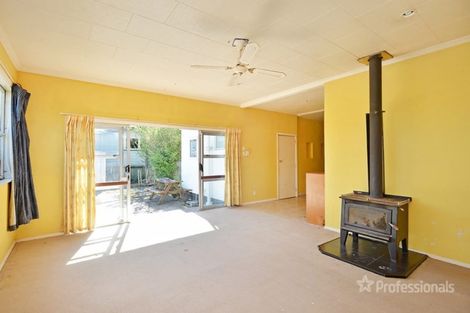 Photo of property in 42 Wyndham Street, Carterton, 5713