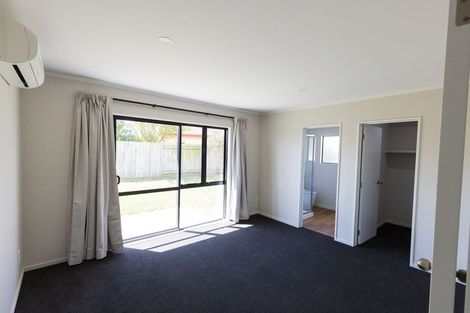 Photo of property in 21 Logan Way, Kelvin Grove, Palmerston North, 4414