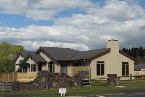 Photo of property in 2 Riverstone Drive, Welcome Bay, Tauranga, 3112