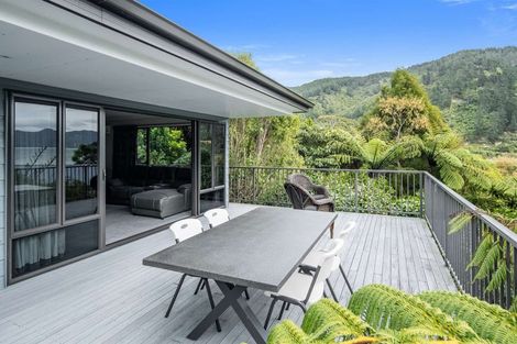 Photo of property in 25 Mccormicks Road, Whatamango Bay, Picton, 7281