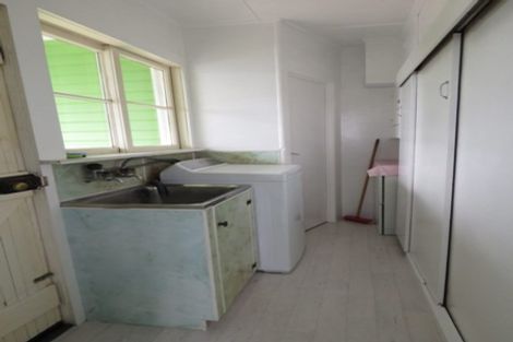 Photo of property in 33 Savoy Road, Glen Eden, Auckland, 0602