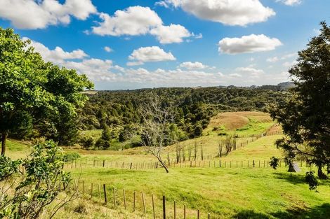 Photo of property in 136 Horsman Road, Waitakere, Henderson, 0782