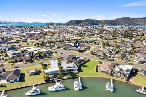 Photo of property in 1 Ringwood Place, Whitianga, 3510