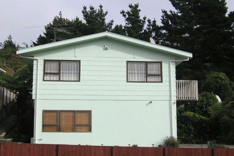 Photo of property in 25 Fenchurch Grove, Stokes Valley, Lower Hutt, 5019