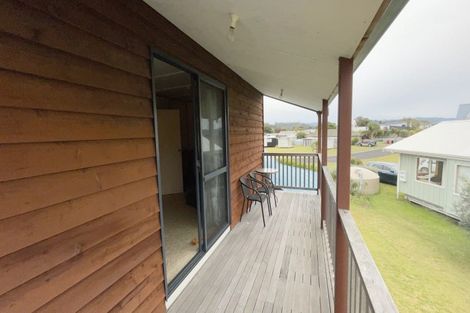 Photo of property in 20 The Crowsnest, Cooks Beach, Whitianga, 3591