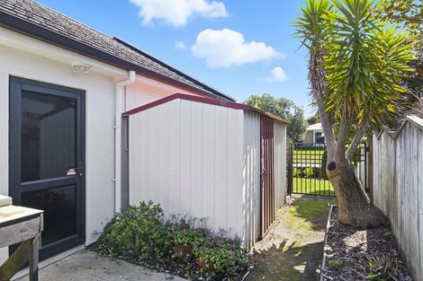 Photo of property in 2 Quadrant Heights, Paraparaumu, 5032