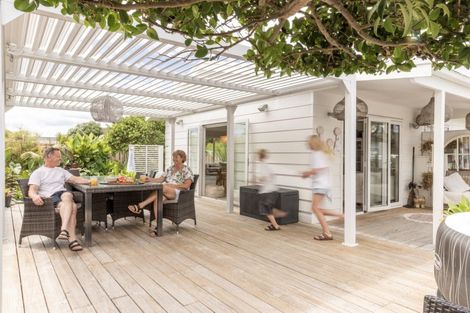 Photo of property in 5 Marjorie Lane, Papamoa Beach, Papamoa, 3118