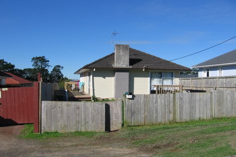 Photo of property in 1/97 Roberts Road, Te Atatu South, Auckland, 0610