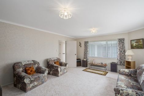 Photo of property in 2/219 Mangorei Road, Merrilands, New Plymouth, 4312